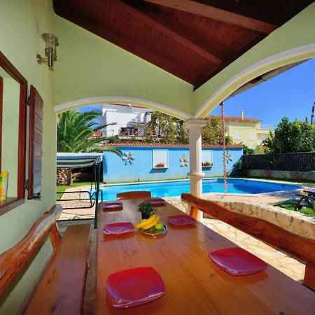 Family-friendly With Swimming Pool - 23646 자다르