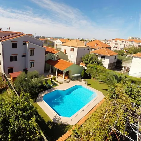 Appartement Family-friendly With Swimming Pool - 23646 Zadar