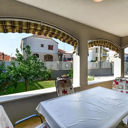 Family-friendly With Swimming Pool - 23646 Apartmán *