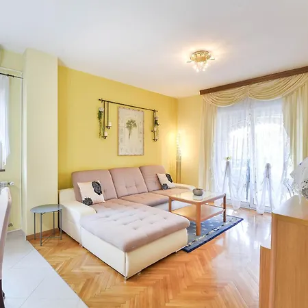 Family-friendly With Swimming Pool - 23646 * 자다르