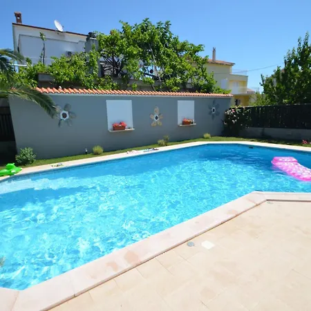 Family-friendly With Swimming Pool - 23646 아파트 자다르