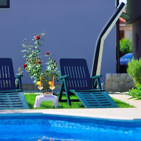 Appartement Family-friendly With Swimming Pool - 23646 *