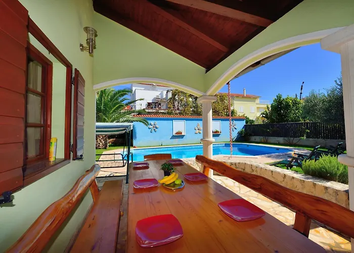 Family-friendly With Swimming Pool - 23646 Ζαντάρ