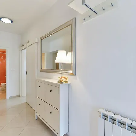 Family-friendly With Swimming Pool - 23646 Apartmán *