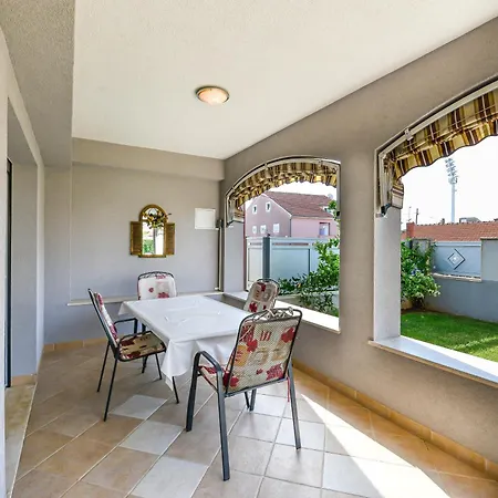 Appartement Family-friendly With Swimming Pool - 23646 *