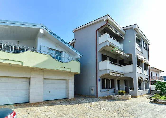 Family-friendly With Swimming Pool - 23646 זאדאר