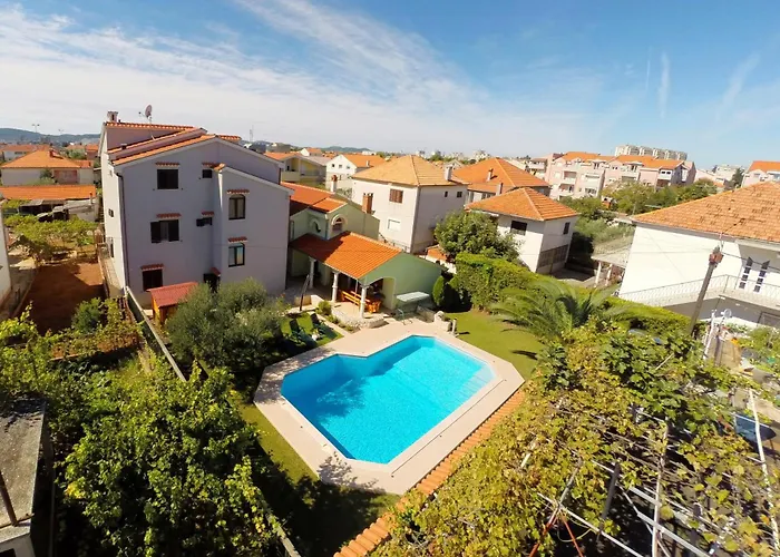 Apartmán Family-friendly With Swimming Pool - 23646 Zadar