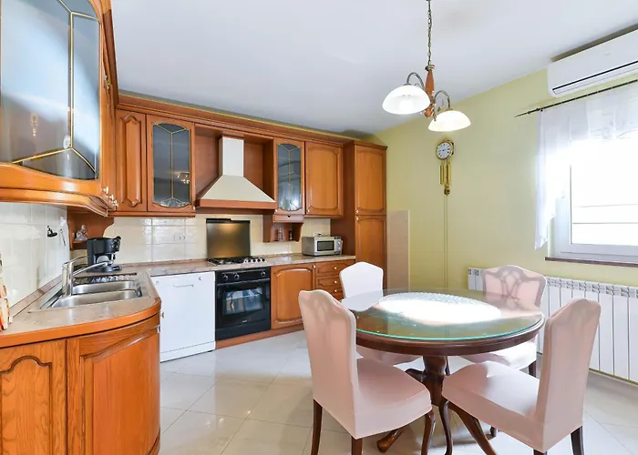 Family-friendly With Swimming Pool - 23646 דירה